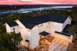 Panoramic Lake Views | Steps to Marina | Hot Tub