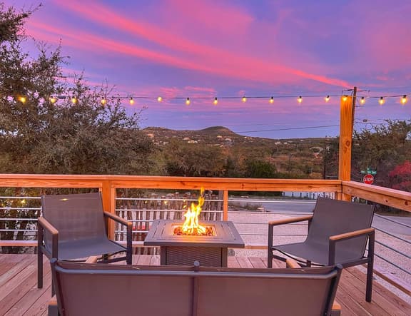 Heated Cowboy Pool, King Suite & Near Wimberley